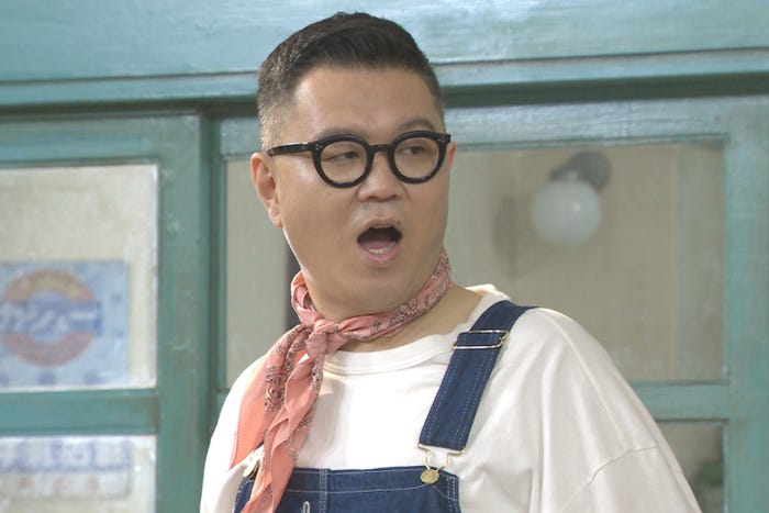 長谷川忍(シソンヌ) (C)日本テレビ