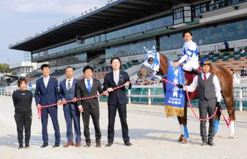 【地方競馬】園田・菊水賞 ゴッドフェンサーが5馬身差の完勝でまず1冠 盛本信師「3冠狙いたい」