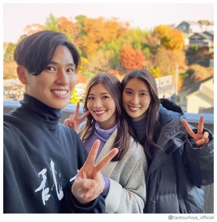 土屋太鳳、姉・炎伽＆弟・神葉と“3姉弟ショット” 似ているパーツに注目集まる