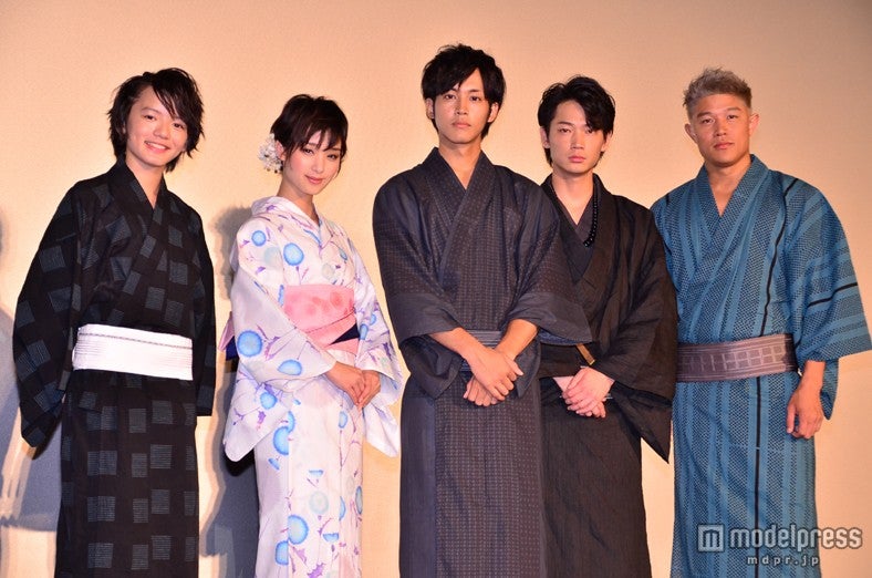 （左から）濱田龍臣、剛力彩芽、松坂桃李、綾野剛、鈴木亮平