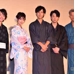(左から)濱田龍臣、剛力彩芽、松坂桃李、綾野剛、鈴木亮平
