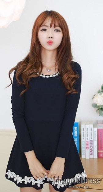 ラインが女性らしい　長袖ネイビーAラインワンピース「FITヤフー店」2,660円（税込）