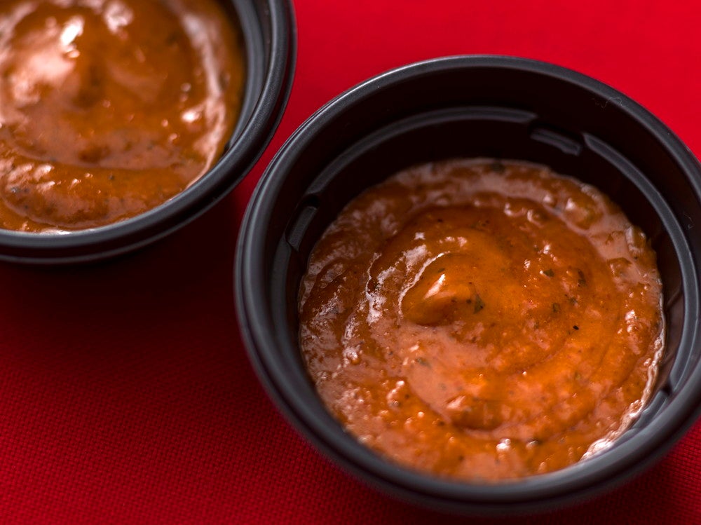 スパイシーハリッサソース110 円（C）Disney