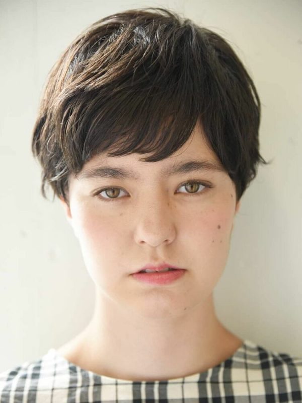 黒髪 ベリーショートのヘアカタログ 女性らしさもかっこよさも叶える髪型って モデルプレス 黒髪 ベリーショートのヘアカタログ 女性らしさもかっこよさも叶える髪型って モデルプレス