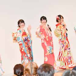 （左から）蟹沢萌子、菅波美玲、谷崎早耶、佐々木舞香、大場花菜 （C）モデルプレス