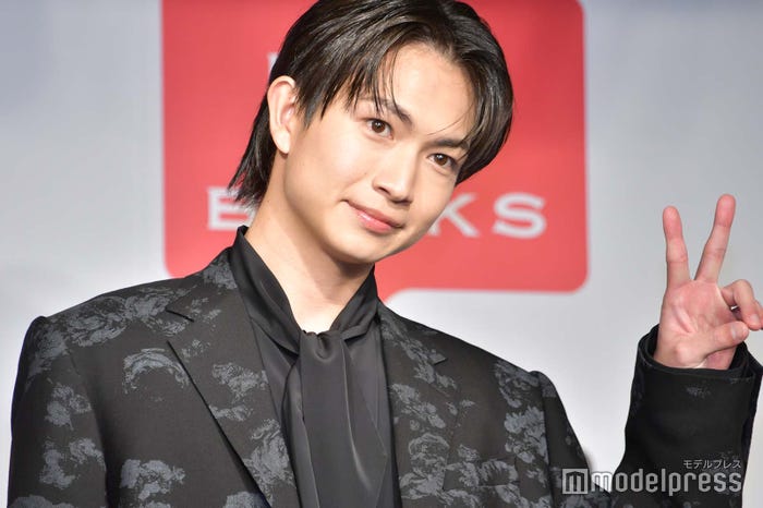 綱啓永(C)モデルプレス