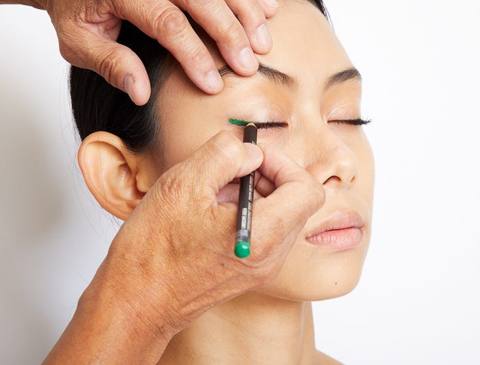 「カラーレイヤード」メイク