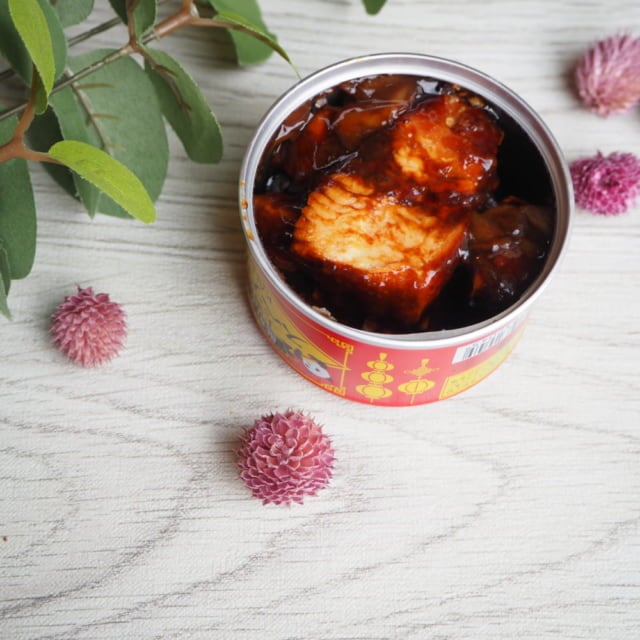 カルディ黒酢香る上海風スペアリブを開けたところ