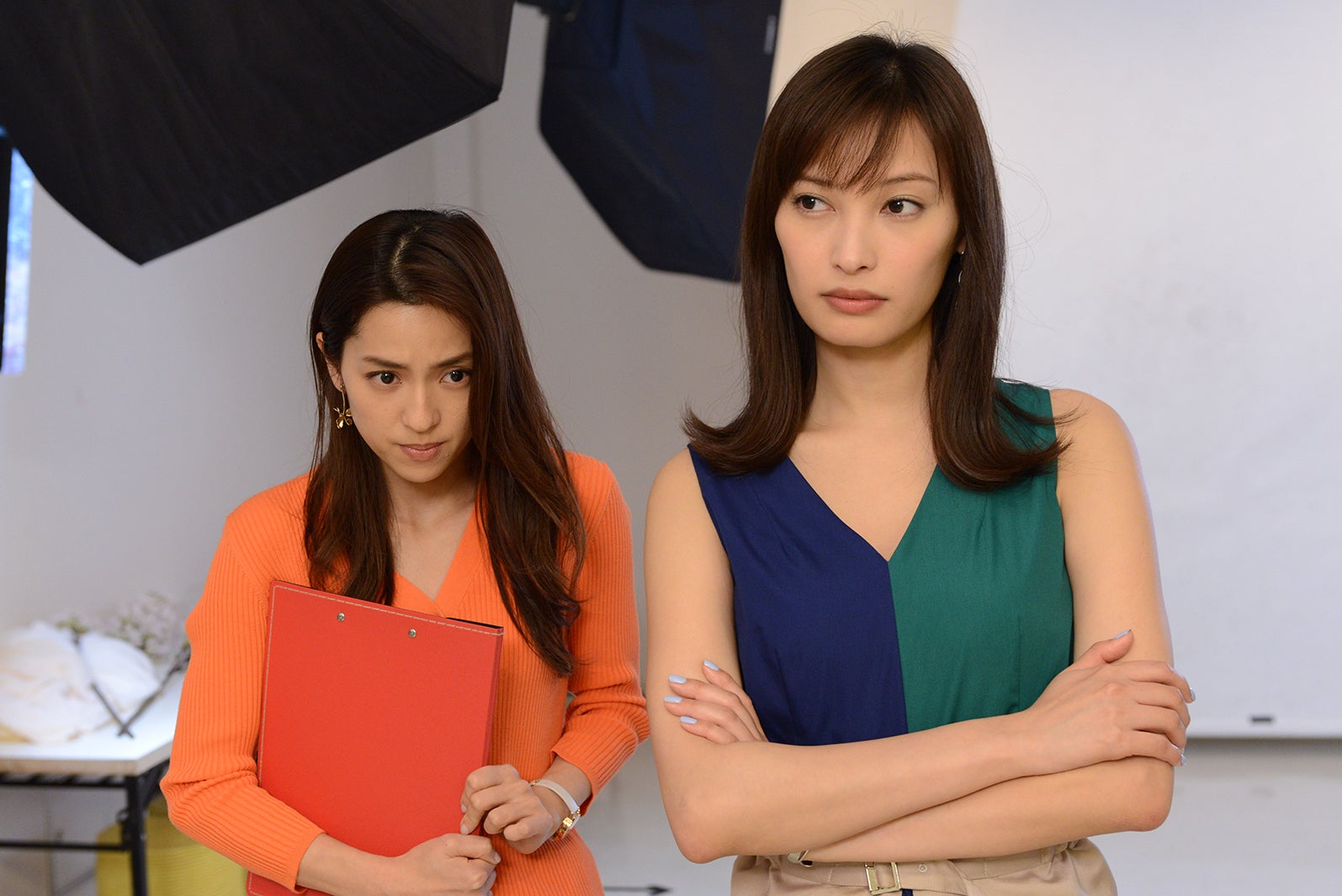 中村アン、大政絢／「ラブリラン」第4話より（C）読売テレビ