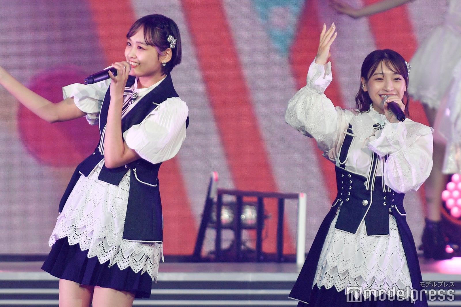 前田美月、橋本耀「峯岸みなみ卒業コンサート～桜の咲かない春はない～」（C）モデルプレス