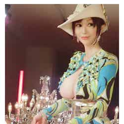 「ダウンタウンDX」で私服を公開した叶美香／叶姉妹オフィシャルブログ（Ameba）より