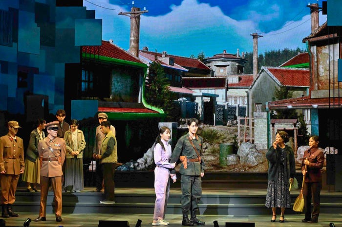 ミュージカル「愛の不時着」撮影:阿部章仁