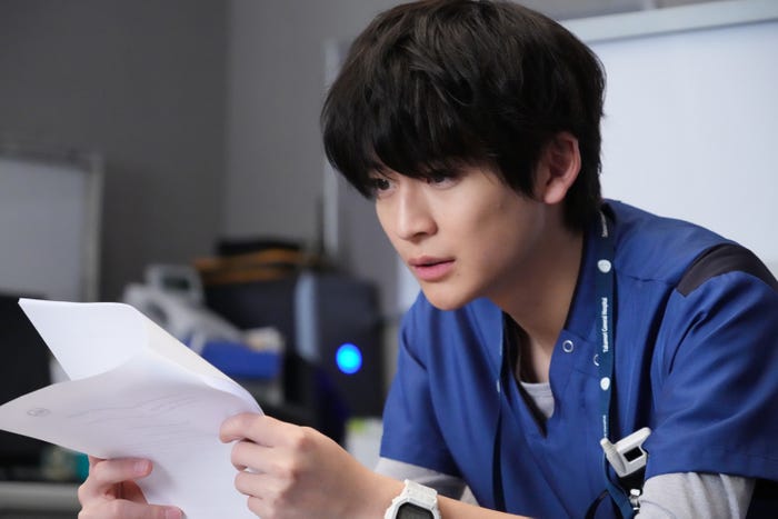 高橋文哉/「ドクターホワイト」第4話より (C)カンテレ