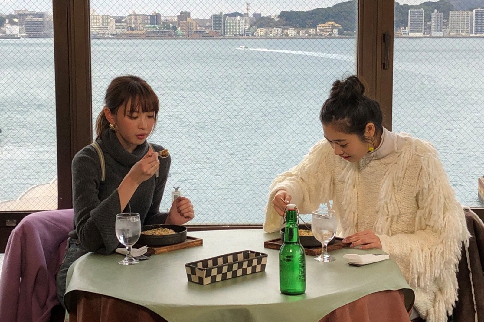 （左から）宮田聡子、林田岬優（C）TBS