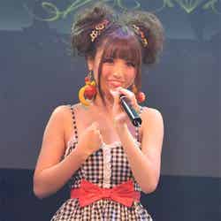 「第1回アジア歌姫オーディション」ファイナルイベントで熱唱する宮谷優恵