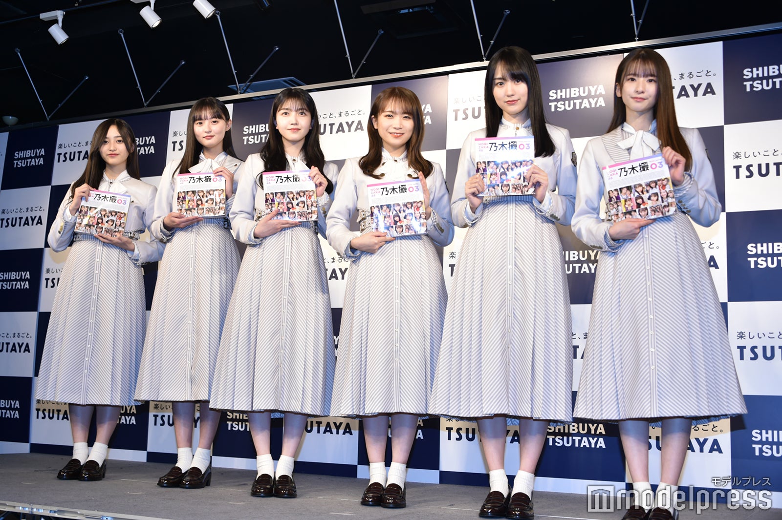 （左から）井上和、遠藤さくら、久保史緒里、秋元真夏、賀喜遥香、菅原咲月（C）モデルプレス