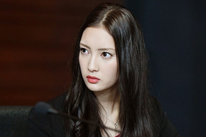 菜々緒「A LIFE~愛しき人~」第8話より(C)TBS