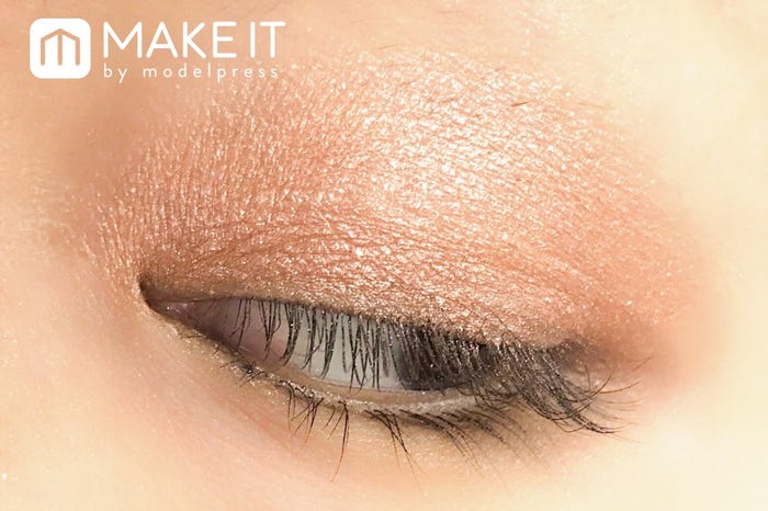 エスプリーク/セレクトアイカラー N/BR302 使用 (C)メイクイット