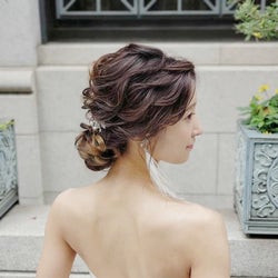 【保存版】結婚式のアップヘアまとめ|トレンドの素敵なアレンジをご紹介!