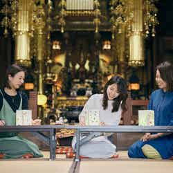 お寺で作る和紙のランプ作り体験。寺内の雰囲気に身が引き締まります/提供画像