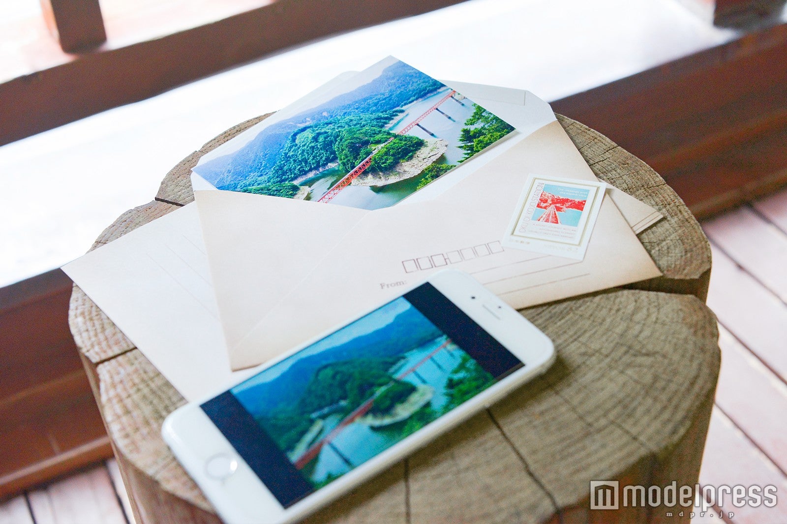 スマホで撮った画像をその場で印刷 （C）モデルプレス