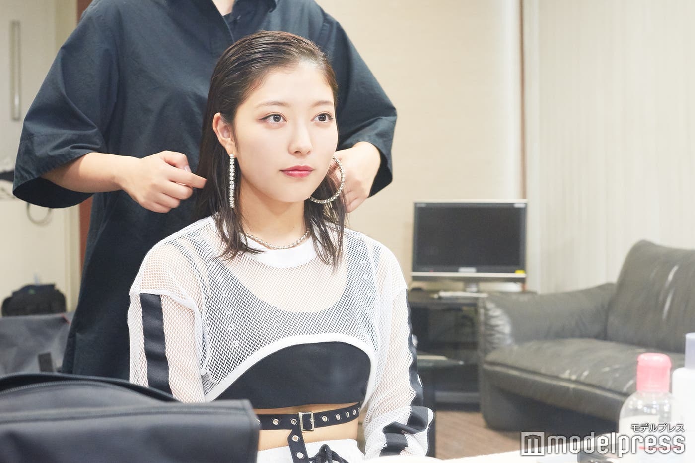 スタイリング中のNono(C)モデルプレス