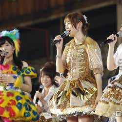 オープニングMC/「AKB48 2013真夏のドームツアー~まだまだ、やらなきゃいけないことがある~」福岡公演2日目より(C)AKS