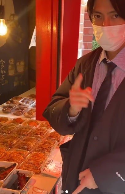 山下智久、惣菜選ぶお茶目な姿公開「可愛すぎる」「思わず胸キュン」の声続々