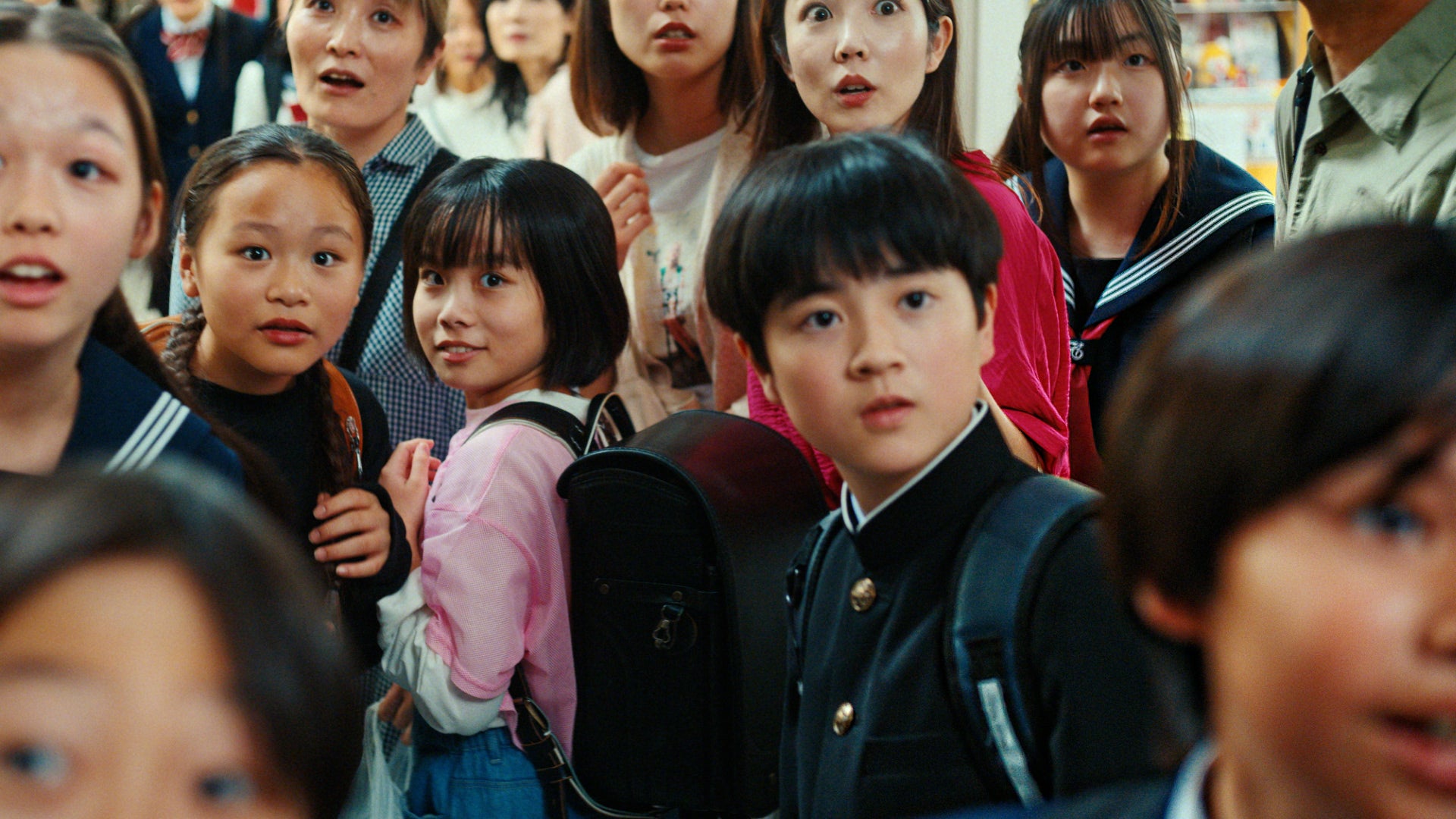 ソフトバンク新テレビCM「スマホデビュー祭」篇（提供写真）