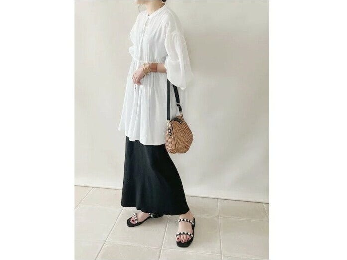 ふんわりしたチュニックはスカートにもパンツにも合わせやすい 出典:WEAR