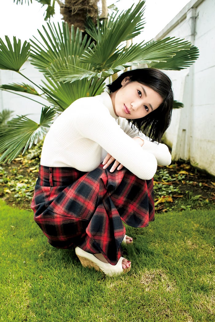 出口亜梨沙(C)桑島智輝/集英社