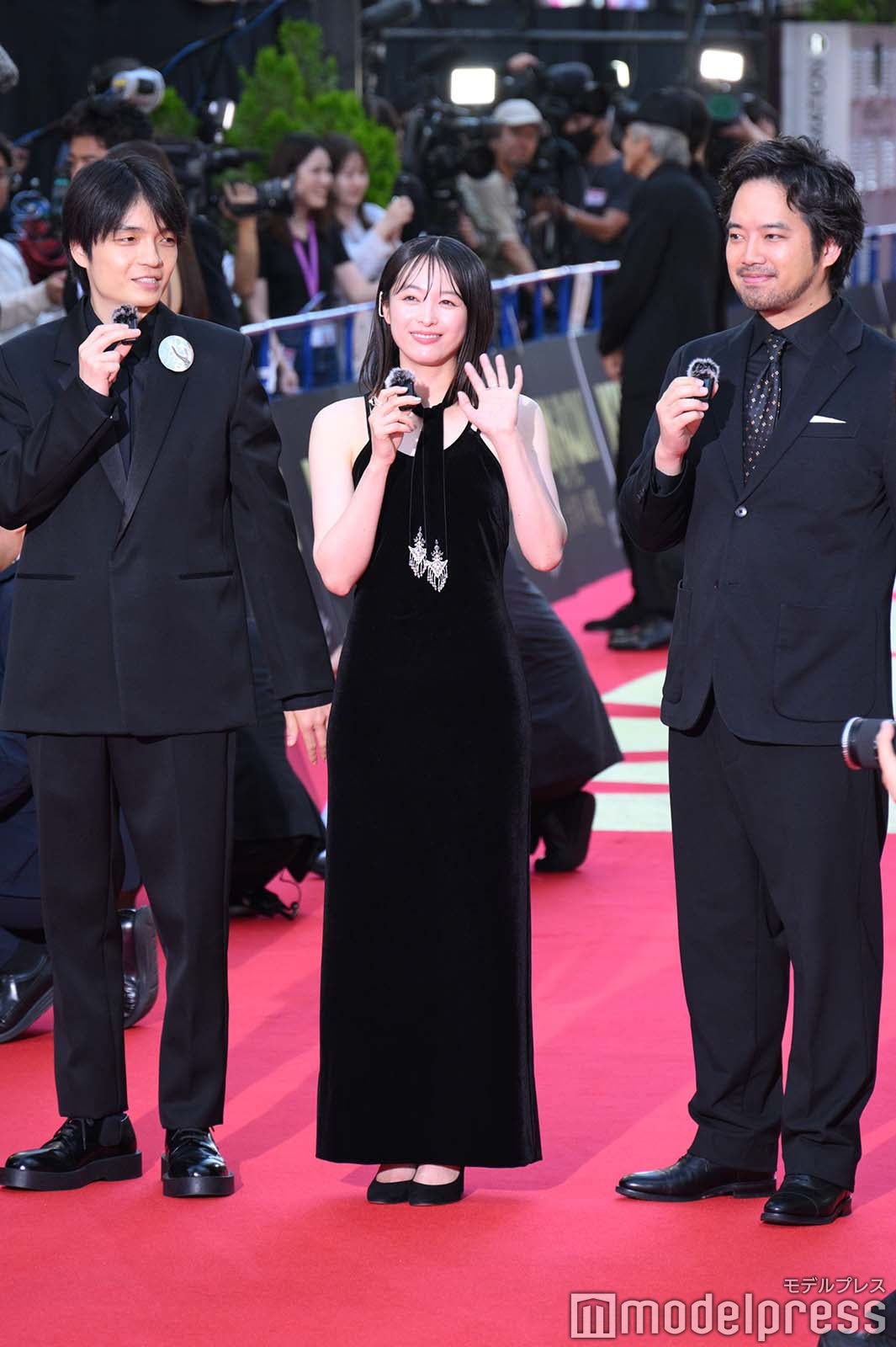 岡山天音、清野菜名、三浦貴大（C）モデルプレス