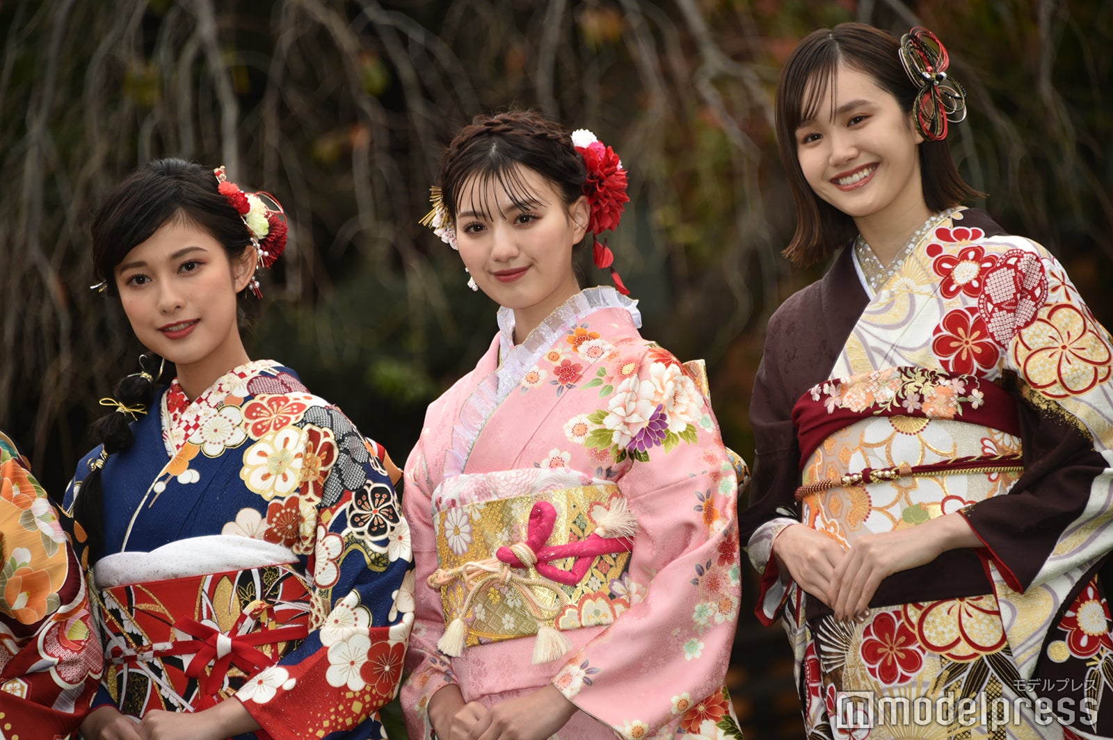 玉田志織、鶴嶋乃愛、尾碕真花（C）モデルプレス