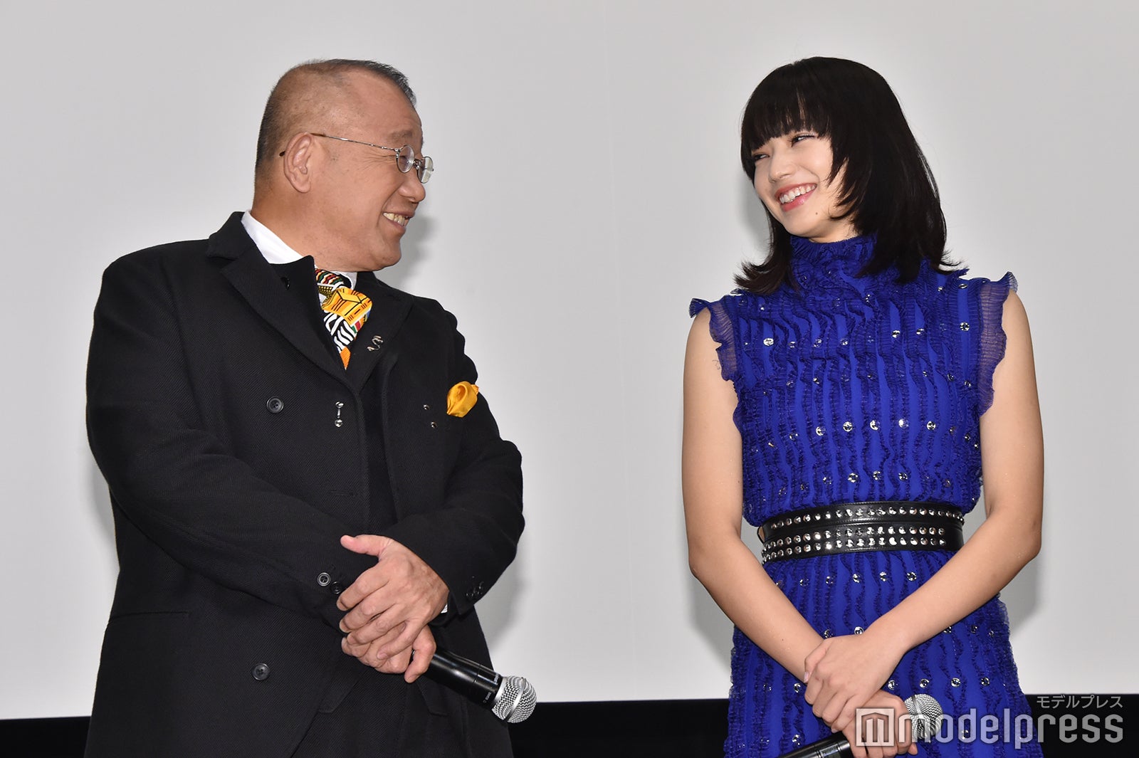 笑福亭鶴瓶、小松菜奈（C）モデルプレス