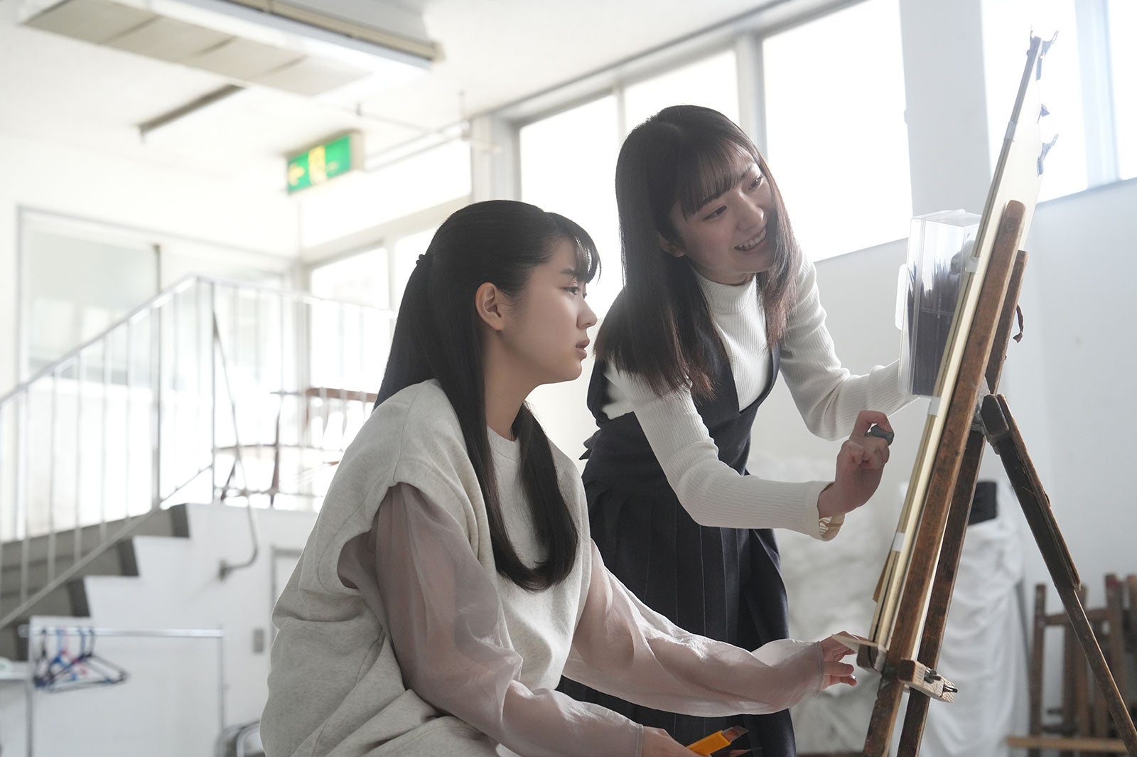 平澤宏々路、伊礼姫奈（C）2024映画「ふしぎ駄菓子屋 銭天堂」製作委員会