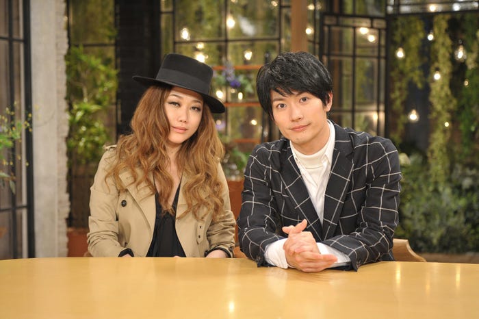 (左から)JUJU、三浦春馬(C)NHK