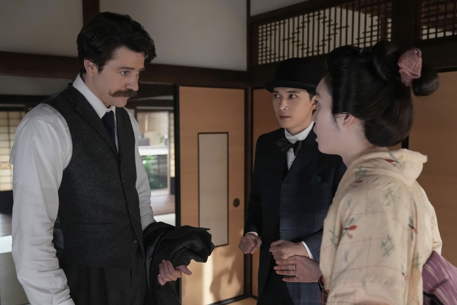 トミー・バストウ、吉沢亮、高石あかり「ばけばけ」第67話（C）NHK