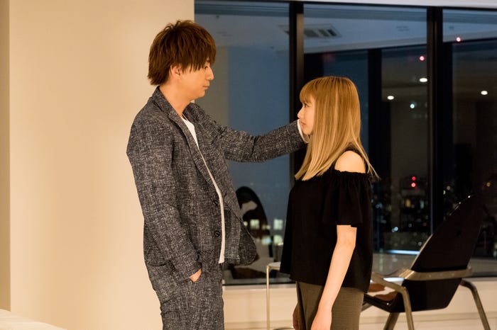 三浦翔平、安斉かれん (C)テレビ朝日/AbemaTV,Inc.