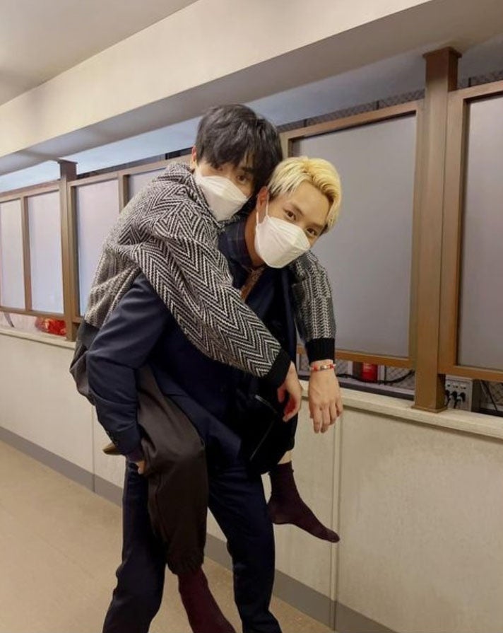 「恋です！」杉野遥亮＆鈴木伸之、“おんぶオフショット”に反響「鈴木くん頼もしい」「2人とも可愛い」