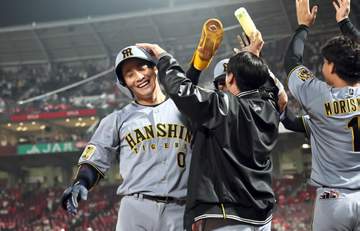 阪神ミラクル3連勝 木浪が決めた「自分でもビックリ」延長十回V2ラン 18年ぶりの開幕3カード連続勝ち越し