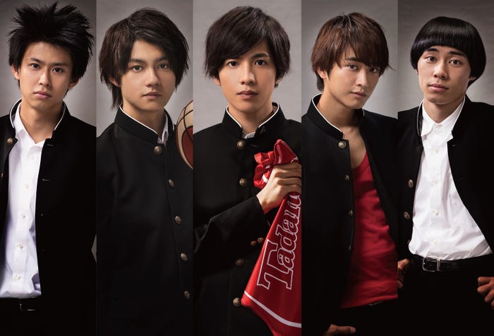 鈴木勝大、佐野勇斗、志尊淳、佐藤寛太、戸塚純貴(C)2018「走れ!T校バスケット部」製作委員会