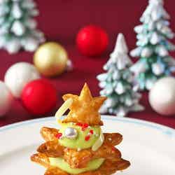 クッキーのクリスマスツリーを表現したデザート付きコース／TDLのブルーバイユー・レストラン(C)Disney