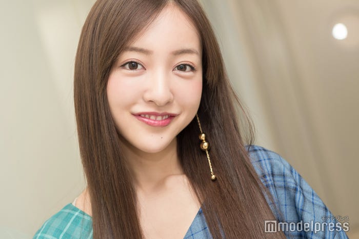 板野友美 (C)モデルプレス