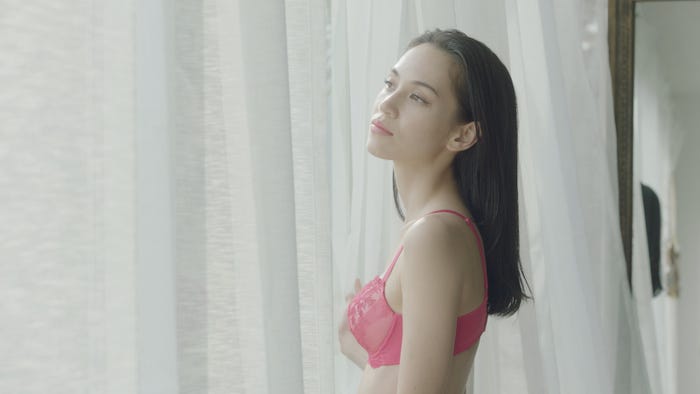 水原希子/新動画『KIKO MEETS RIBBONBRA』篇より(提供写真)