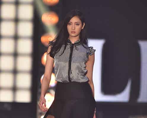 菜々緒の美脚に観客釘付け 圧巻オーラで歓声浴びる<GirlsAward 2015 S/S>