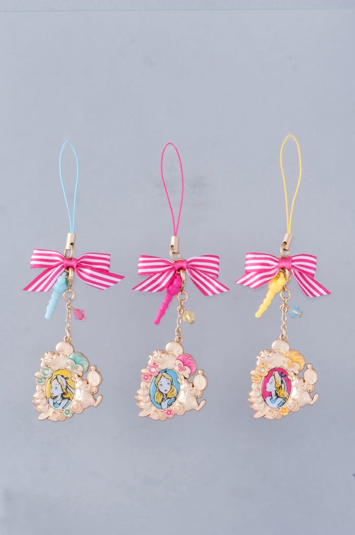 ストラップセット¥2,000/3個セット(C)Disney