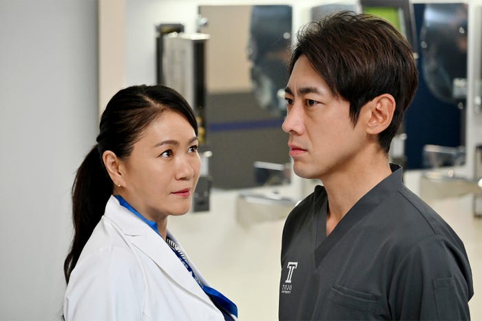 大黒摩季、小泉孝太郎「ブラックペアン シーズン2」第8話より(C)TBS