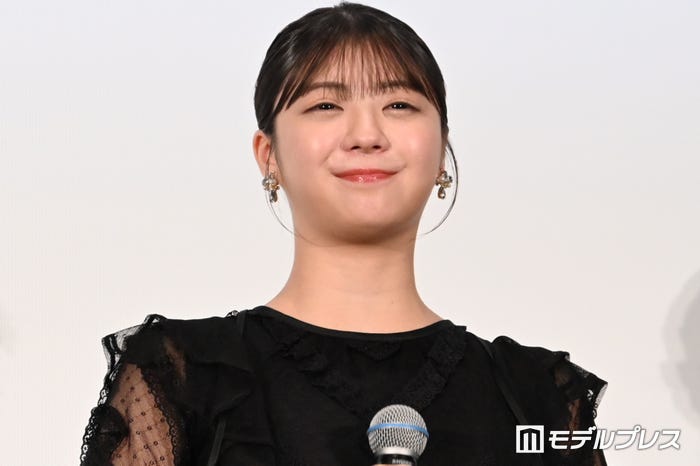 冨里奈央(C)モデルプレス