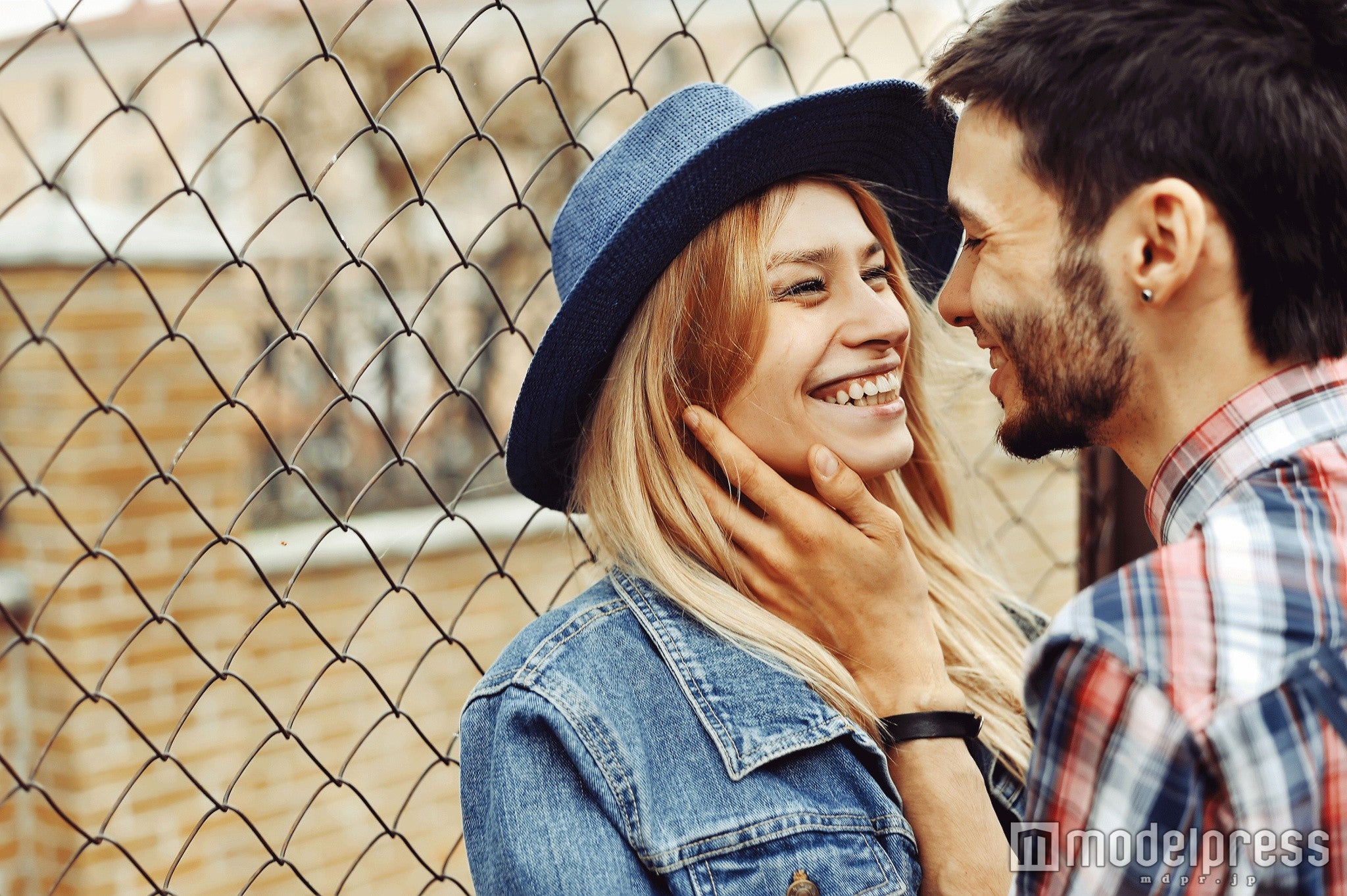 付き合ってないのに頭を撫でる男性の心理5つ　何を考えているの！？（photo-by-paultarasenko／Fotolia）