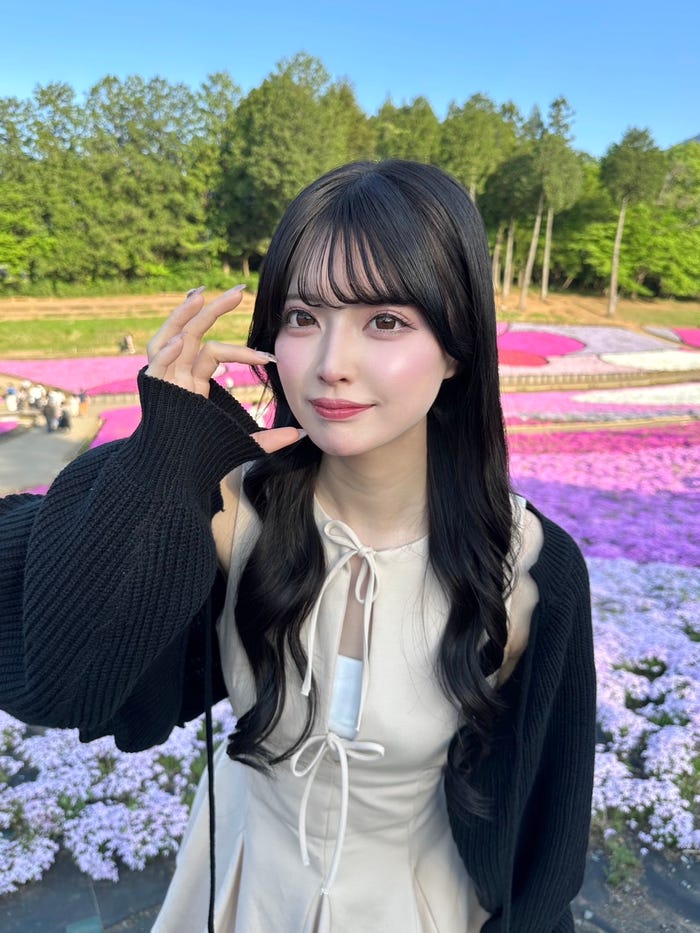 夢咲めろあ「花って儚いからやっぱり見に行きたくなるものらしい」(提供写真)